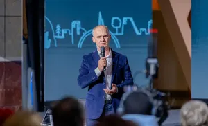 Глава на связи. Алексей Титовский встретился с жителями окружной столицы