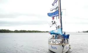 Яхтсмены идут на Север. По пути экипаж «Сибири» пришвартовался в Салехарде