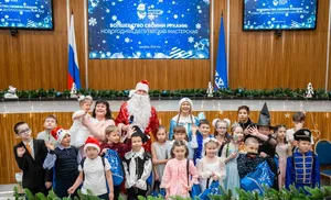 Депутаты парламента провели новогодние мастер-классы для юных салехардцев