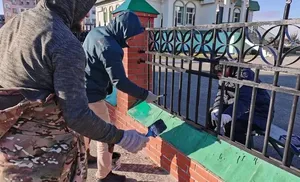 Хорошо гостя встретить. Мусульмане Салехарда навели порядок во дворе и внутри городской мечети