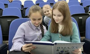 Обдорская гимназия Салехарда одна из первых получила новый учебник «История и культура Ямала»