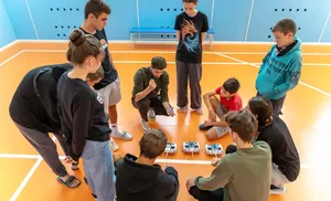 Совершили первый полёт. Продолжат пилотировать уже дома