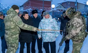 Губернатор Ямала передал новое оборудование Пограничному управлению ФСБ по западному арктическому району