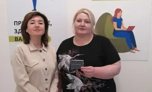 Адресная помощь семьям героев: супруге погибшего бойца вручили удостоверение