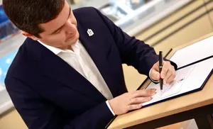 Губернатор Ямала Дмитрий Артюхов посетил РГГУ и обсудил сотрудничество