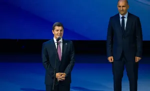 В Новом Уренгое в дворце спорта "Звёздный" состоялся юбилейный концерт в честь 50‑летия города