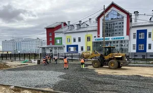 В микрорайоне Обдорский начали облагораживать территорию