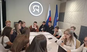 Юные дипломаты из Волновахи участвуют в образовательной смене для одаренных детей в окружной столице