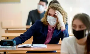 Роспотребнадзор смягчил антиковидные ограничения в школах