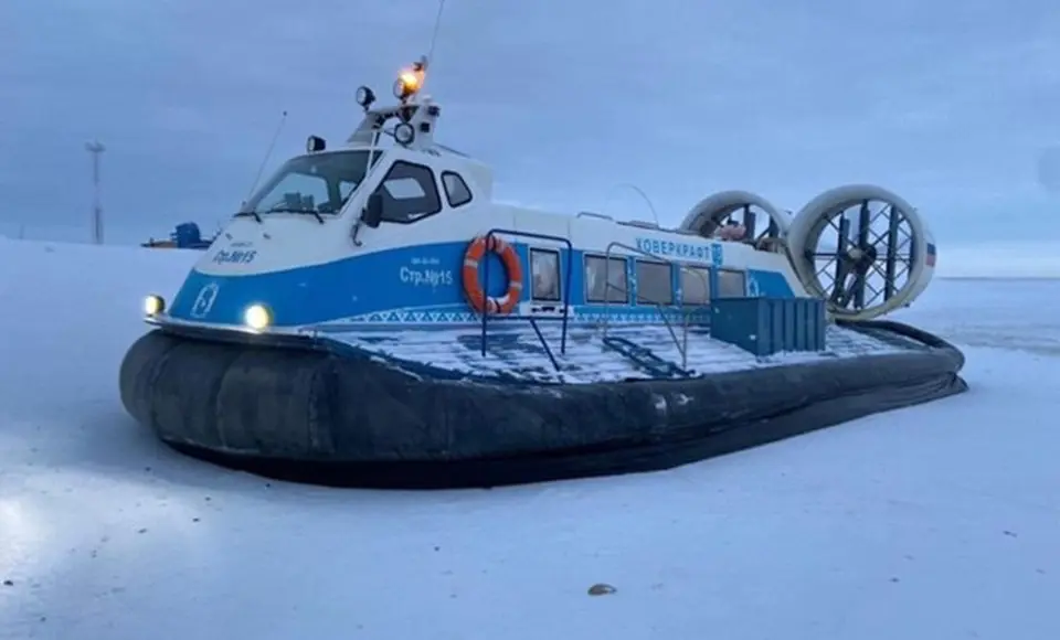 9 ноября между городами Салехард-Лабытнанги запустили движение судов на воздушной подушке "Нептун-23"