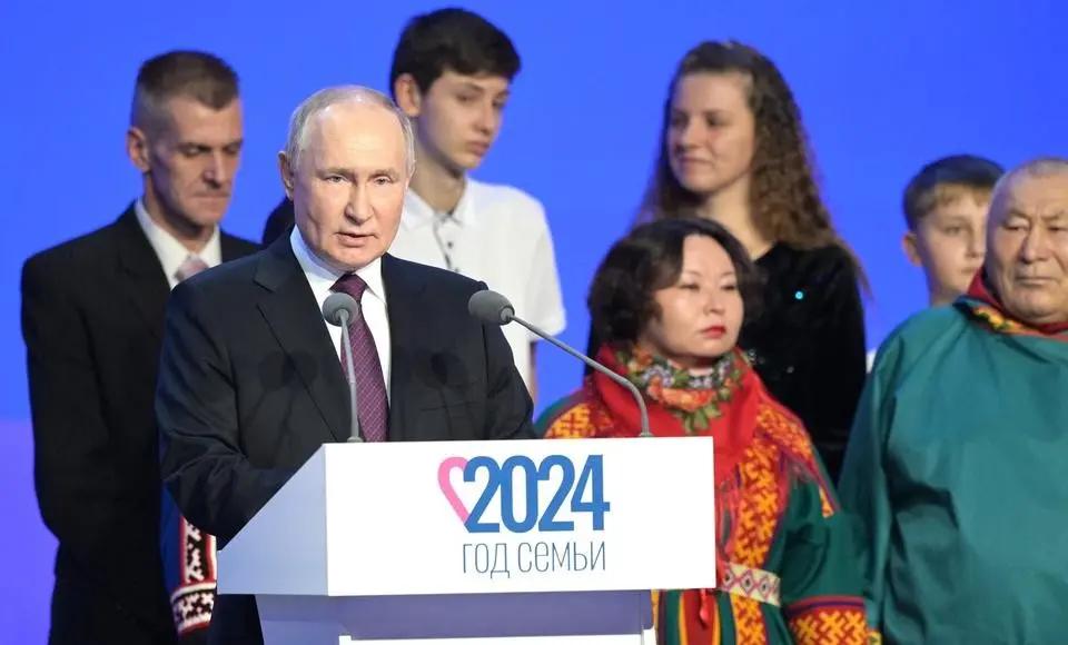 Владимир Путин на выставке «Россия» на ВДНХ дал старт Году семьи в стране