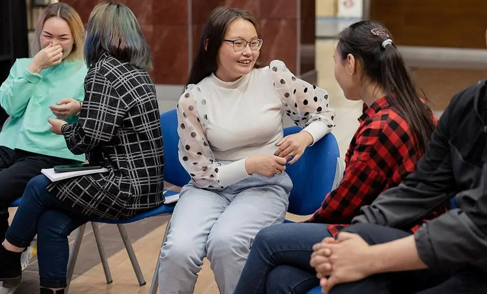 Учиться вместе с мэрами. Лидеры молодёжи вышли из общежития