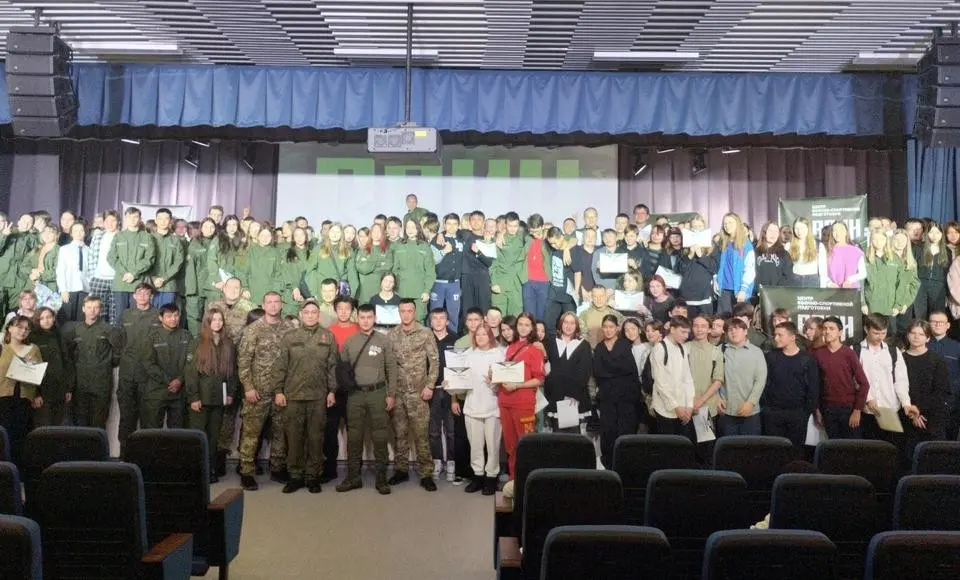 В школах Салехарда завершился курс обучения по НВП для восьмиклассников