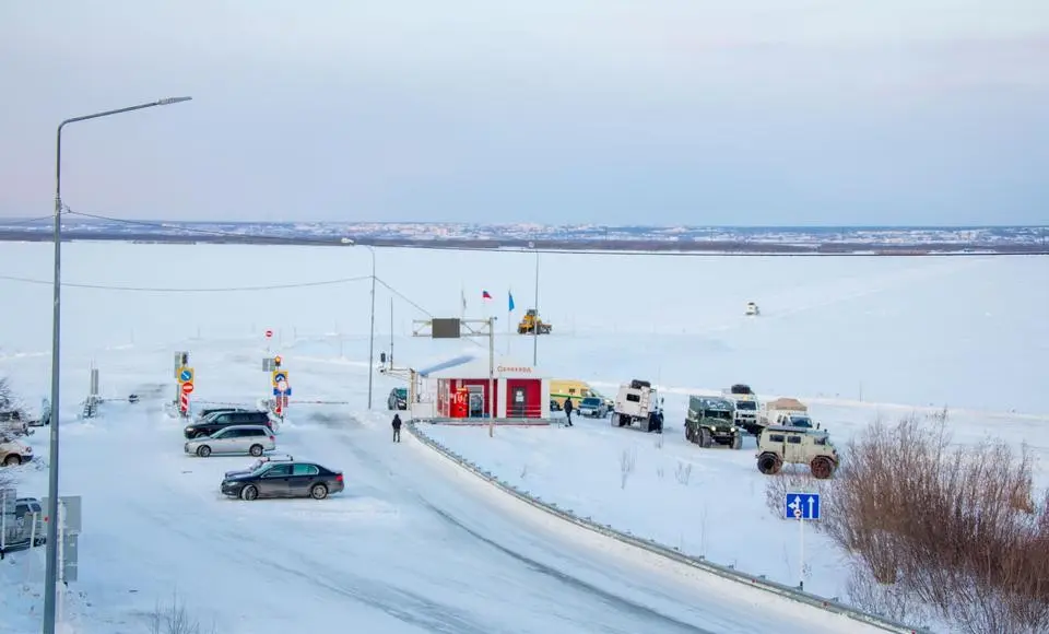 Ледовая переправа между Салехардом и Лабытнанги открыта