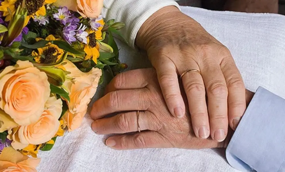 Семейные пары в связи с 50-летним и более юбилеем супружеской жизни имеют право на предоставление единовременной выплаты