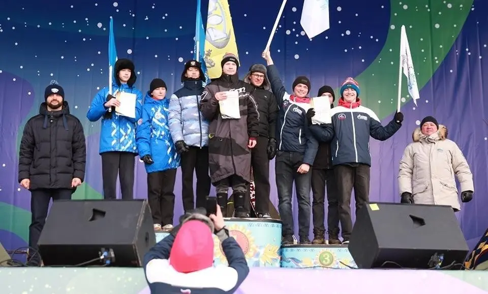 В Салехарде наградили снегоходчиков