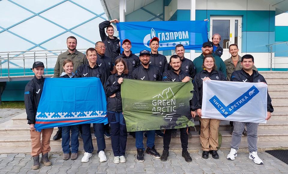 В Салехард прибыли добровольцы из 14 регионов России