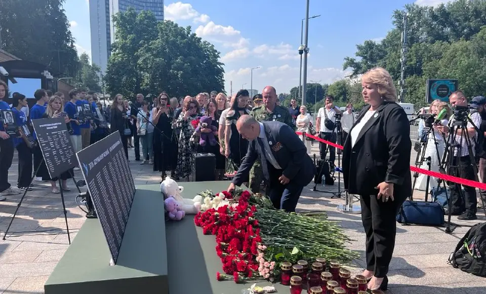 Сотрудники регионального представительства почтили память детей, погибших в результате вооружённого конфликта на Донбассе