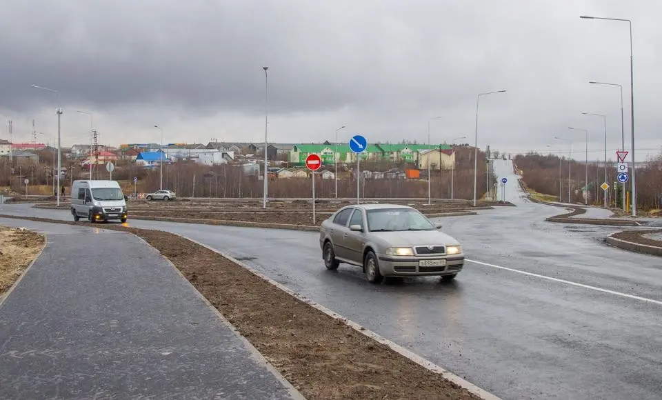 Кольцо на Ангальском. Безопасность на дорогах зависит от соблюдения правил движения