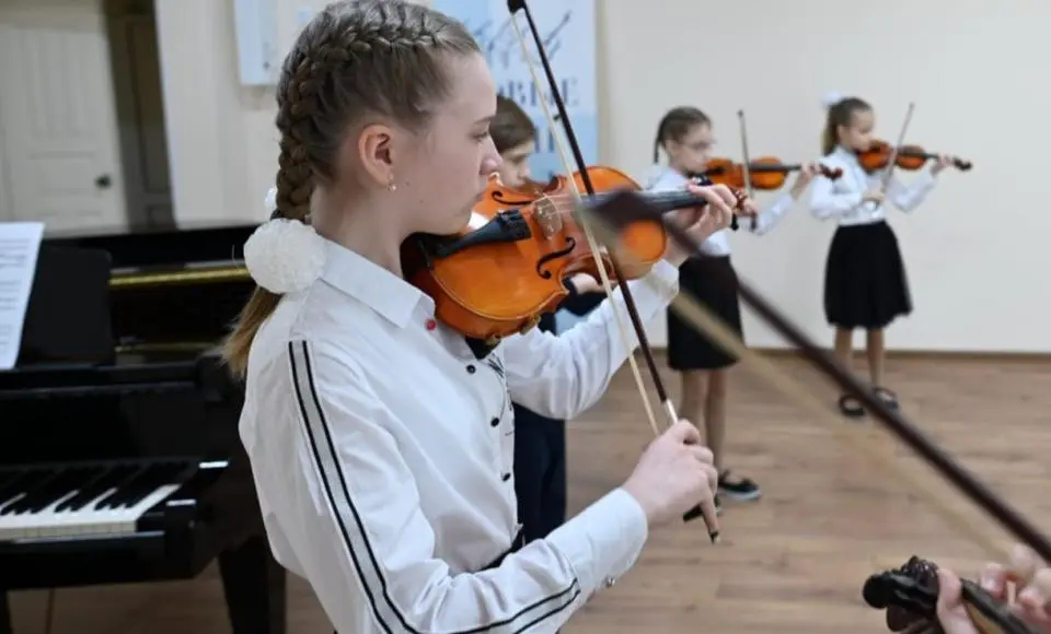 Детские школы искусств округа получили заключительную в этом году партию новых музыкальных инструментов