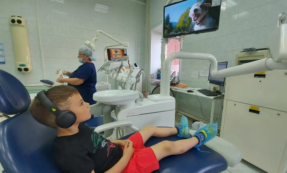 Ямальские стоматологии оснастили плазменными телевизорами по поручению губернатора