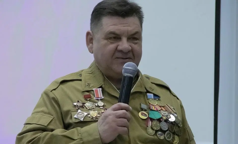 Не отступал и не сдавался. Было сначала страшно, а со временем стало обычным делом