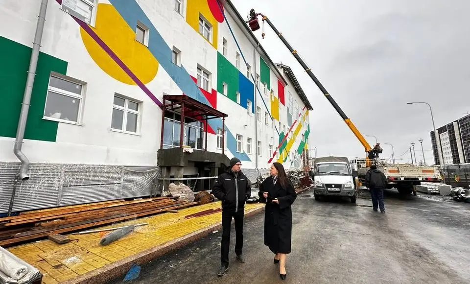 Депутат ямальского парламента Анастасия Казанцева проинспектировала строящийся социально-реабилитационный центр «Доверие»