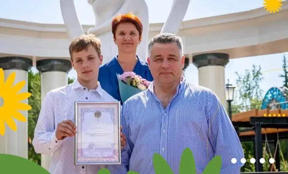 Семейные альбомы супружеских пар нашего города, ставших участниками торжеств к Дню семьи, любви и верности, пополнились яркими фотографиями