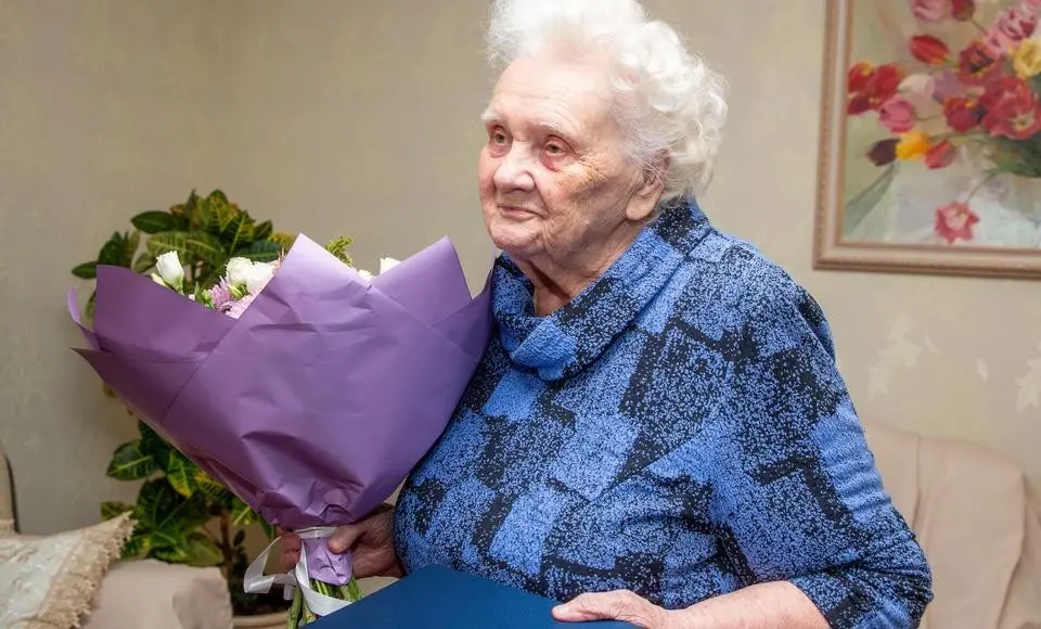 Жизнь удалась, убеждена старожил города. Её ученики сели за парты, пройдя дорогами войны