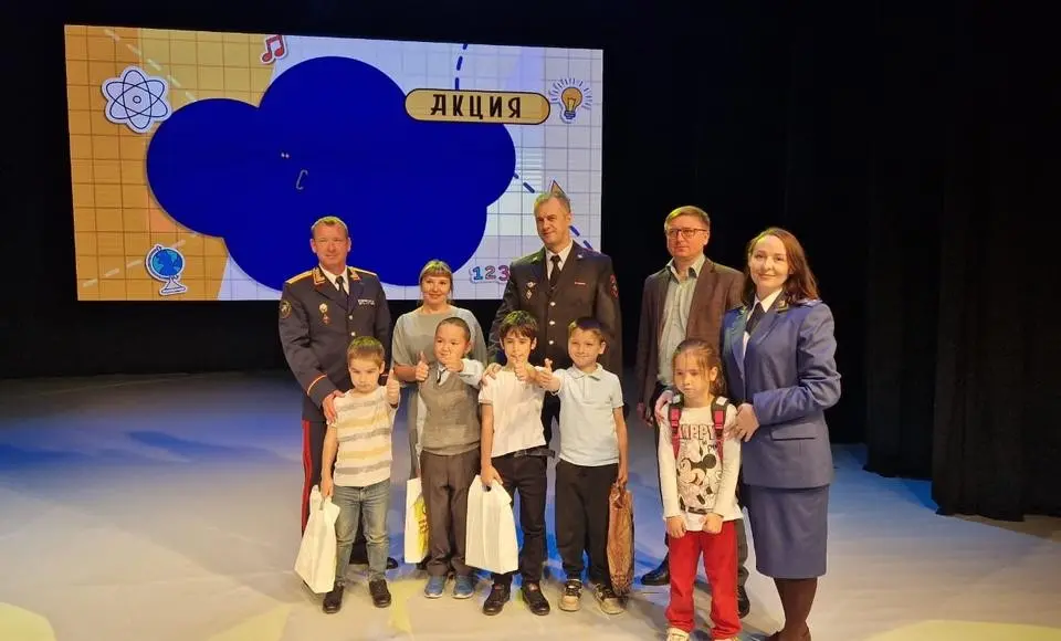 В Салехарде в очередной раз проведена, ставшая доброй традицией, ежегодная акция «Собери ребёнка в школу»