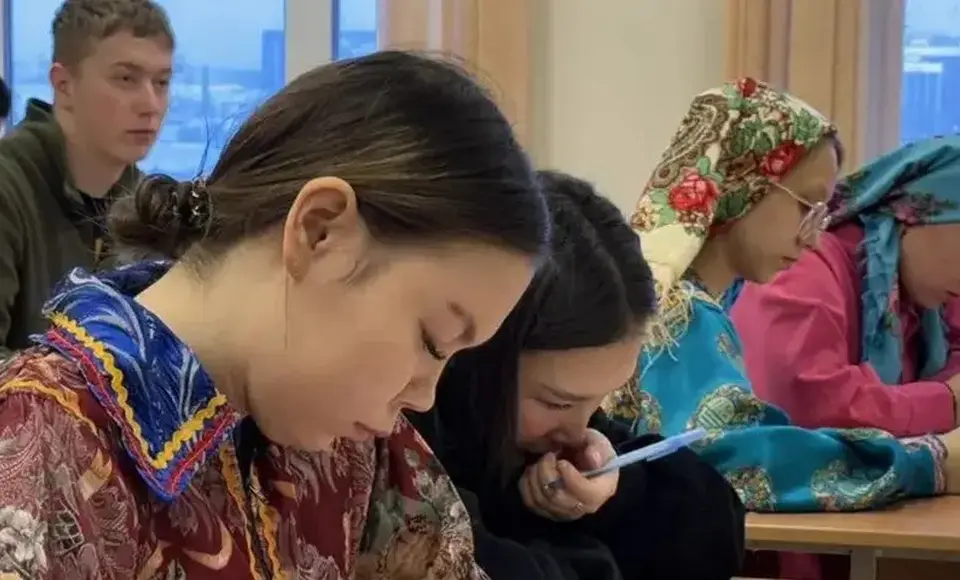 Первокурсники-северяне получили единовременную выплату в 80 тысяч рублей