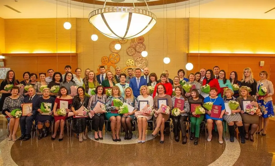 Более сотни работников культуры Ямала принимают поздравления