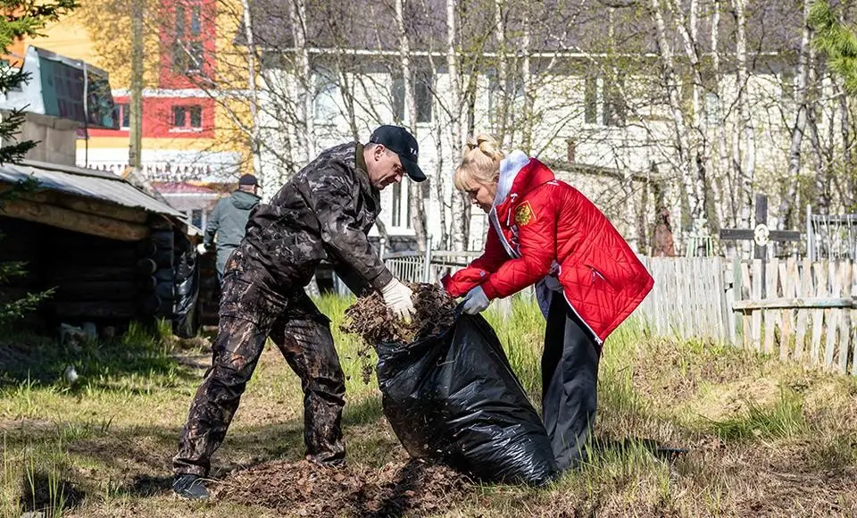 Очередной субботник для родного Салехарда