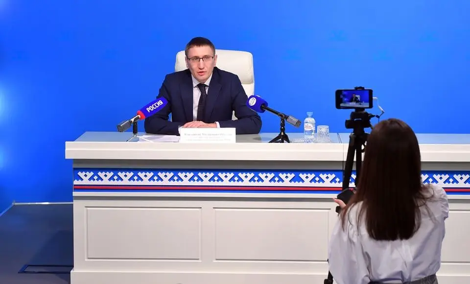 Округ переведет в электронный формат 96 социально значимых услуг