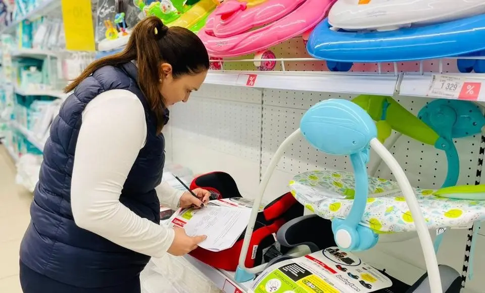 Анастасия Казанцева проверила продажу детских удерживающих устройств