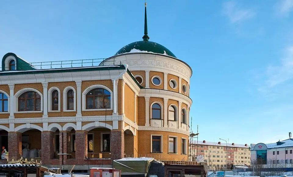 В окружной столице продолжается строительство гимназии храмового комплекса в честь Преображения Господня