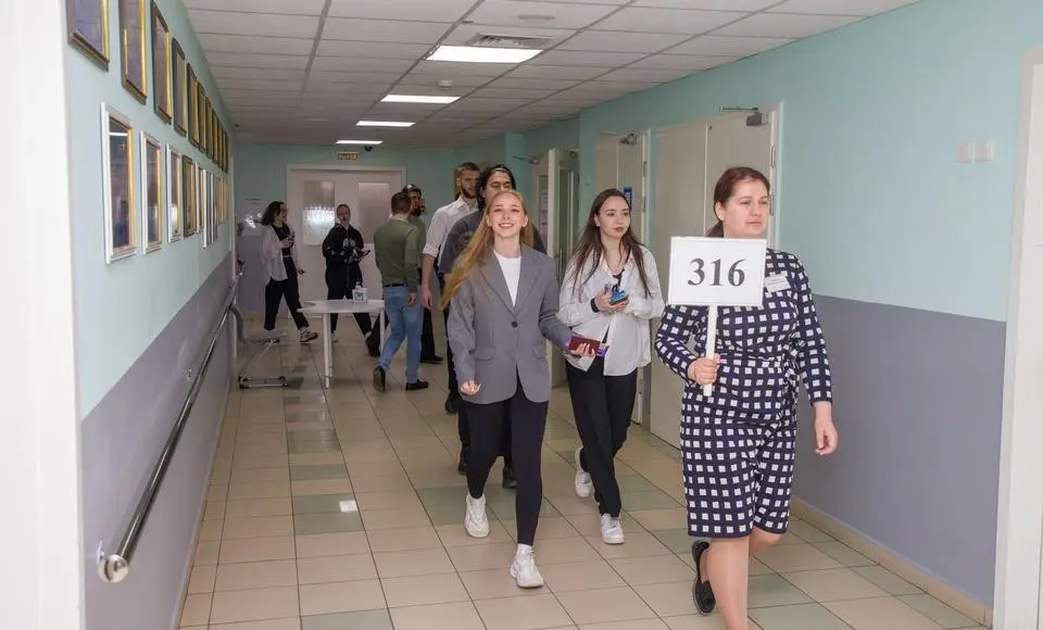 Только высоких баллов. Выпускники Салехарда 29 мая сдавали ЕГЭ по русскому языку