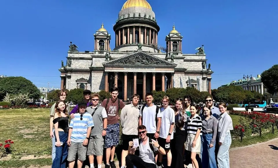 Ямальские школьники участвуют в главных всероссийских выпускных страны