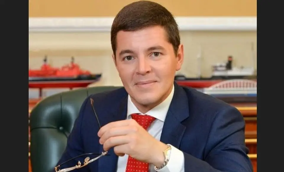 Поздравление губернатора ЯНАО Д.А. Артюхова с Днем семьи, любви и верности