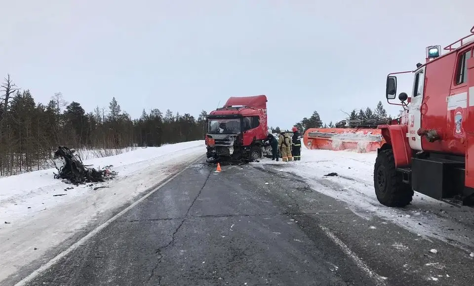 На дороге Сургут-Салехард погибла фельдшер скорой