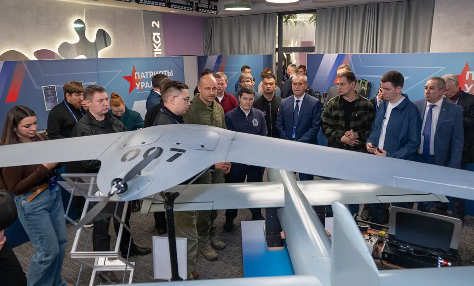 Дмитрий Артюхов и Артем Жога оценили разработки народного ВПК и работу добровольцев