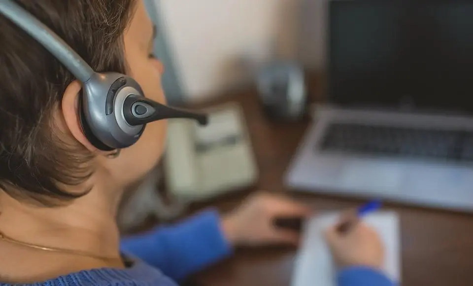 На Ямале запустили телефоны экстренной психологической помощи