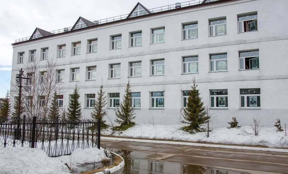 Образовательные учреждения Салехарда присоединились к Всероссийской акции «Окна Победы»