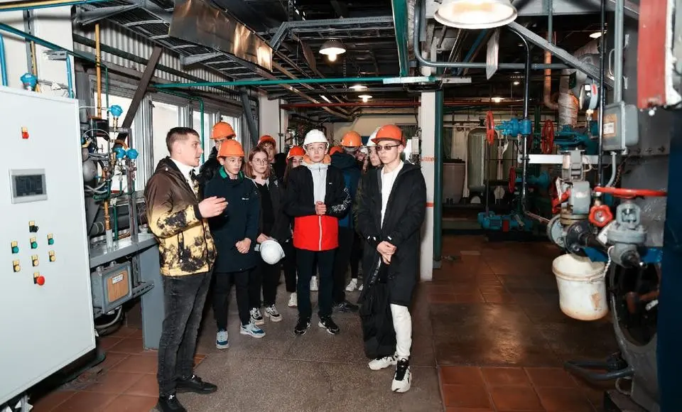 Энергетики окружной столицы провели экскурсию для старшеклассников Обдорской гимназии