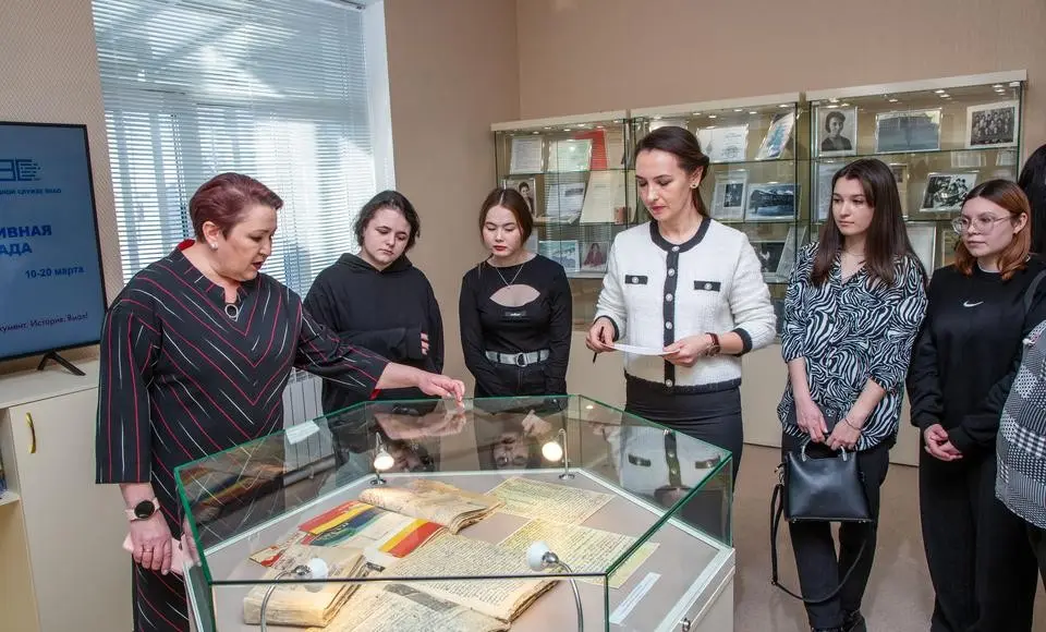 Где хранятся документы, заполненные между газетных строк