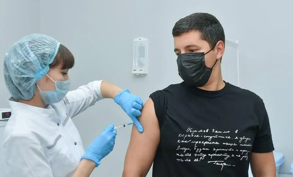 В округе продолжается вакцинация от коронавируса