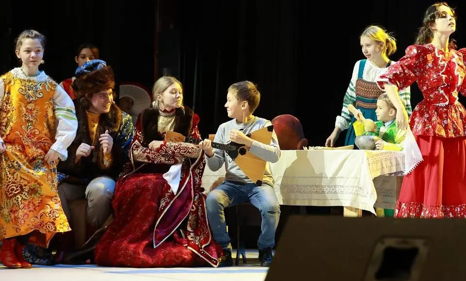 Забава, Любава, Алёнушка. Сказ о том, как чудище превратилось в добра молодца