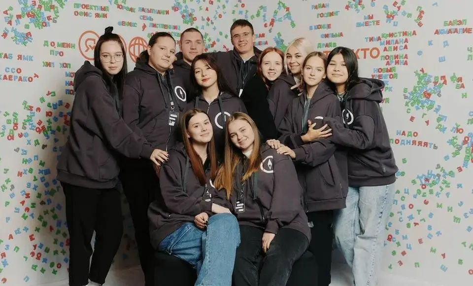 Дмитрий Артюхов поздравил студентов Ямала с праздником