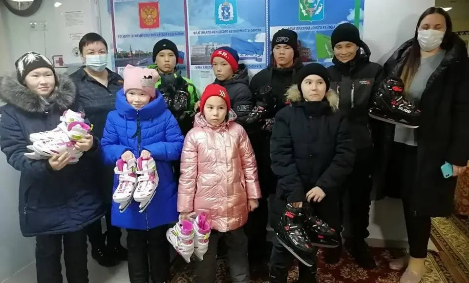 Сергей Ямкин подарил детям Приуралья долгожданные коньки