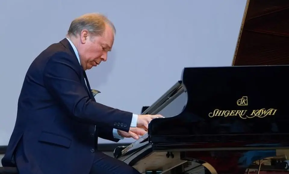 В Салехардской школе искусств ожидают маэстро